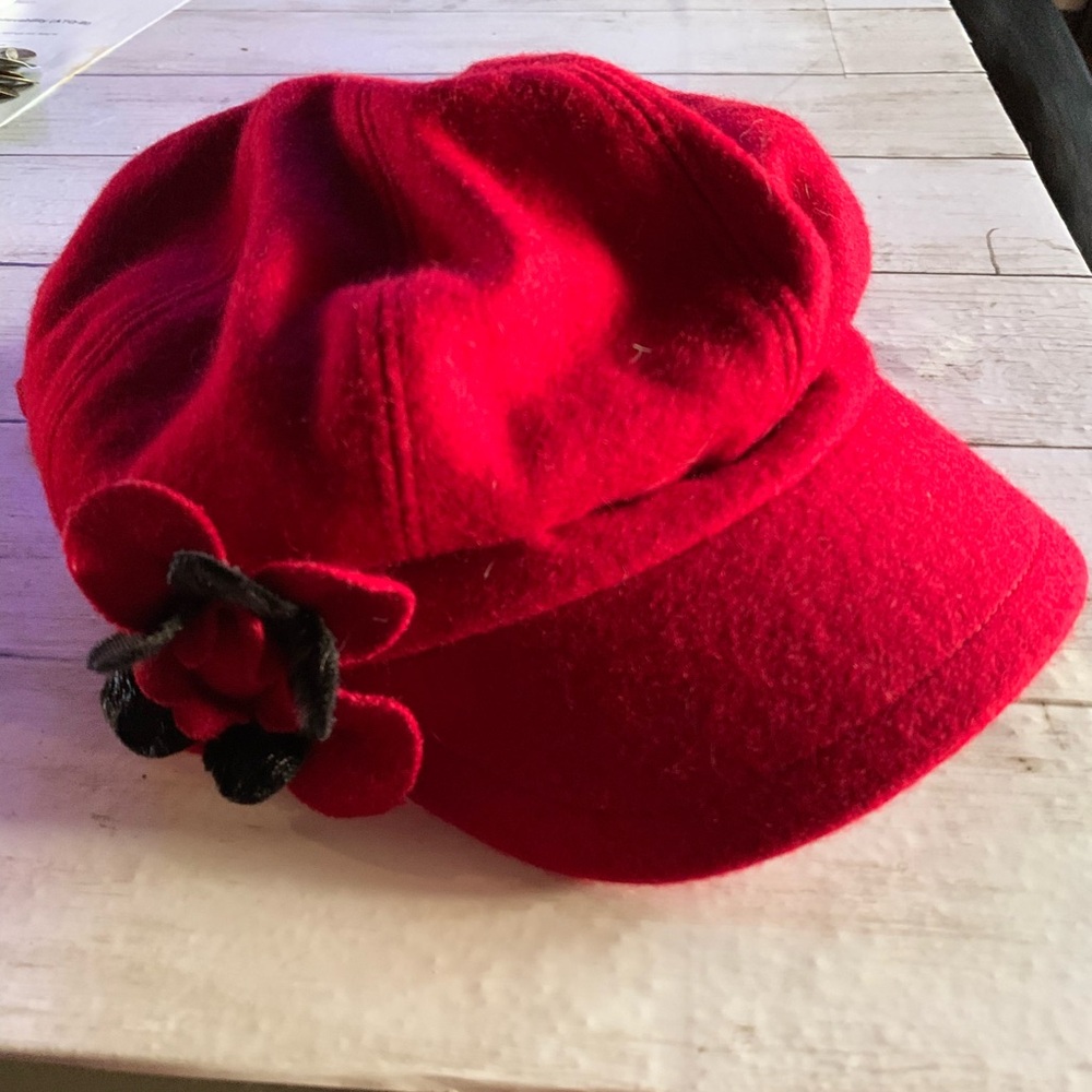 betmar red wool cap with floral lining